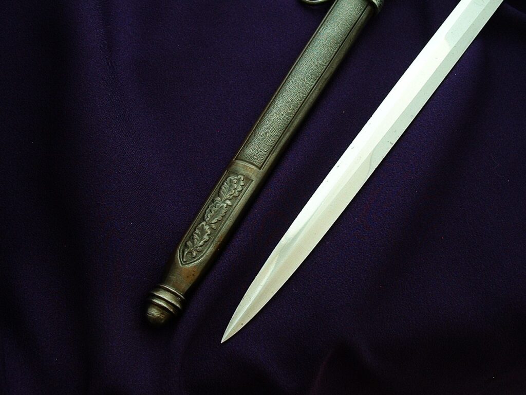 6 - 2nd Model Luftwaffe Officers' Dagger by Alcoso - D1256