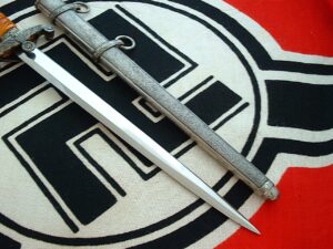 8 - Heer Officer's Dagger by WKC - D1258