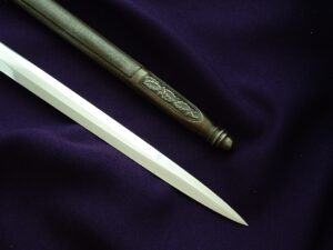 9 - 2nd Model Luftwaffe Officers' Dagger by Alcoso - D1256