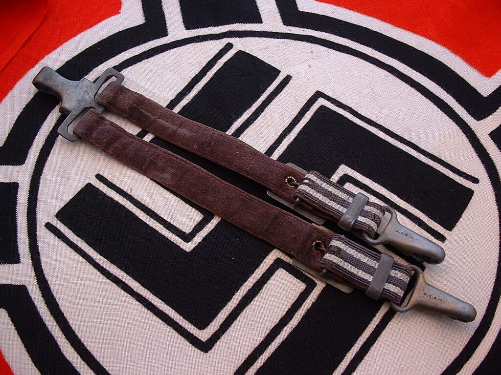 3 - Deluxe 2nd Model Luft Hangers - A820