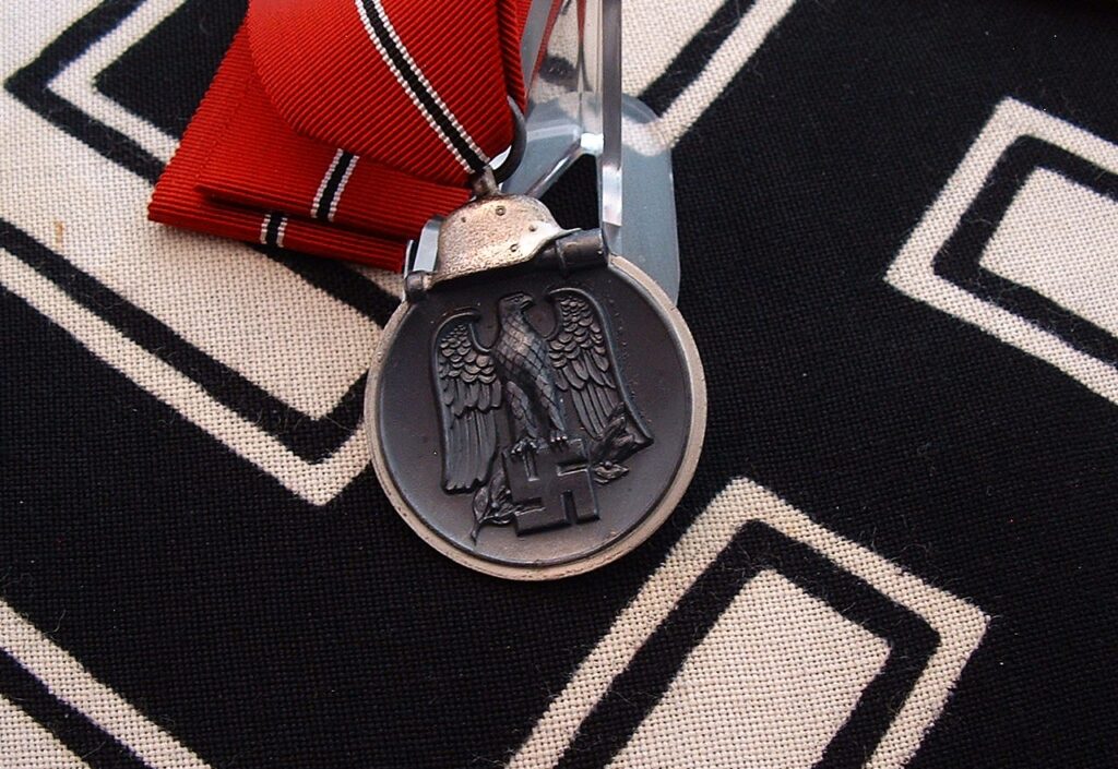 3 - Excellent Eastern Front Medal, Klein & Quenze - M571
