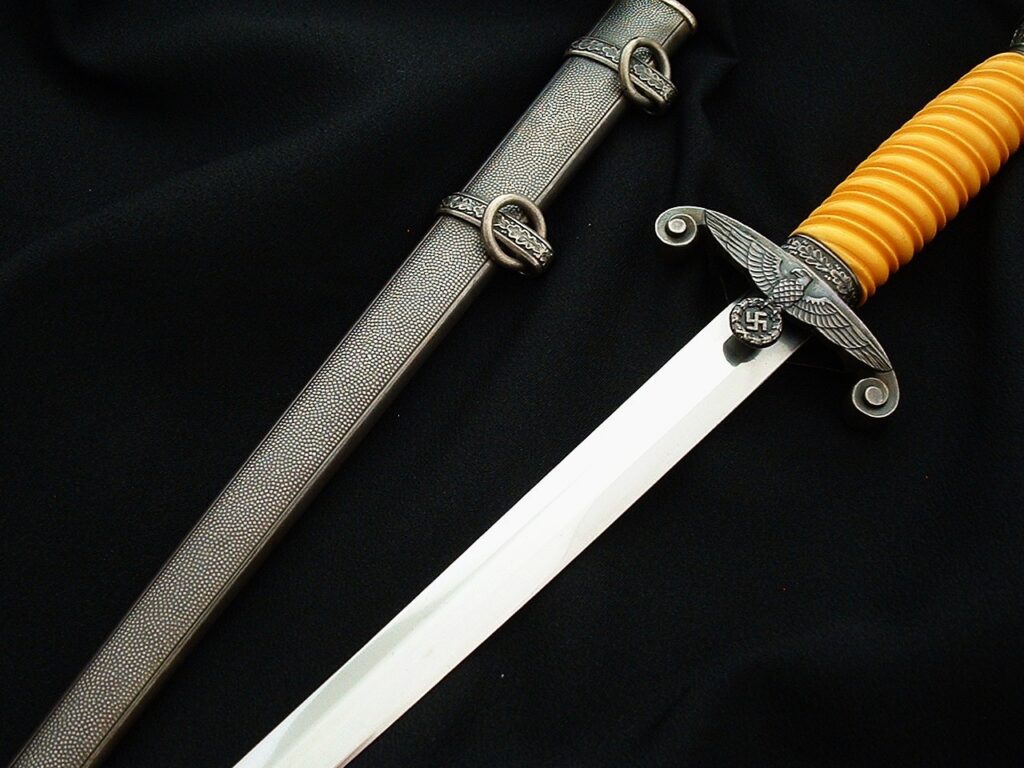 3 - Mint Heer Officer's Dagger by Eickhorn - D1265