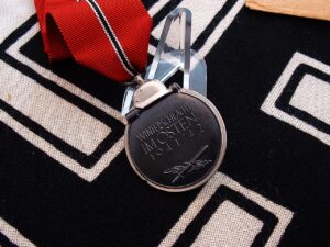 4 - Excellent Eastern Front Medal, Klein & Quenze - M571