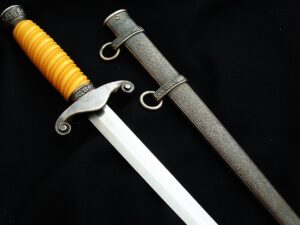 9 - Mint Heer Officer's Dagger by Eickhorn - D1265