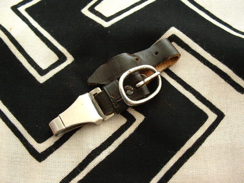 1 - RZM Dagger Hanger - A824