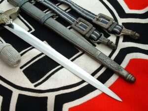 11 - 2nd Model Luft Officers' Dagger by E Pack - D1267