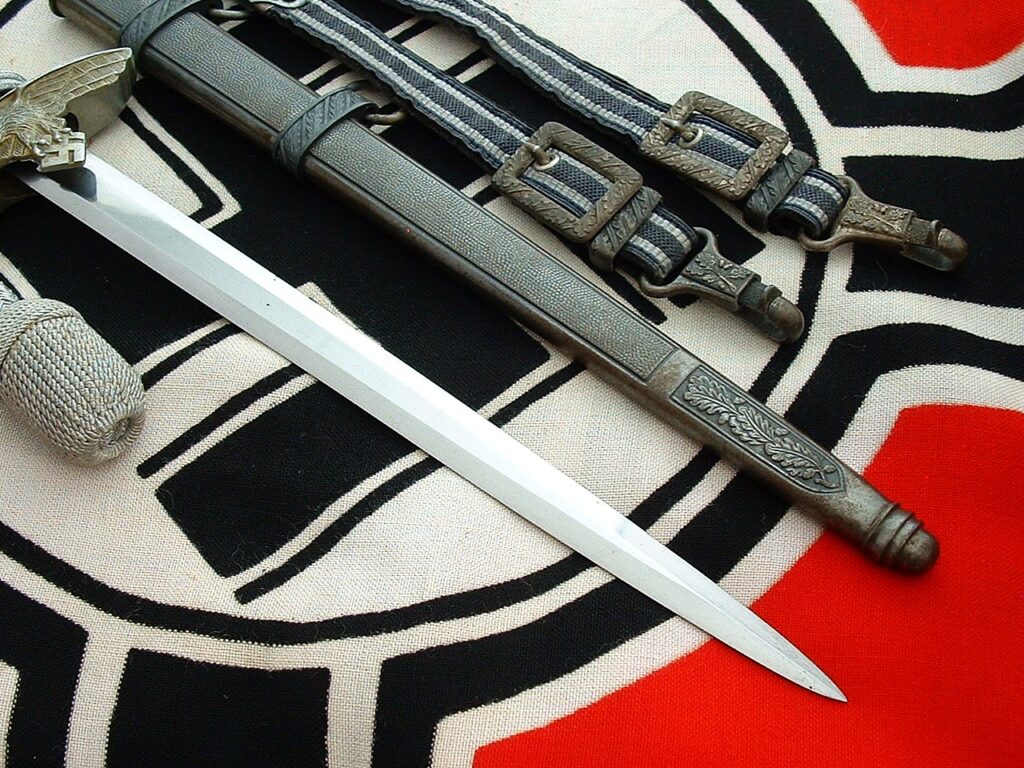 11 - 2nd Model Luft Officers' Dagger by E Pack - D1267