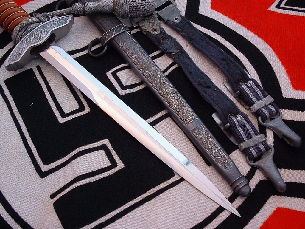 11 - 2nd Model Luft Officers' Dagger by Weyersberg - D1274