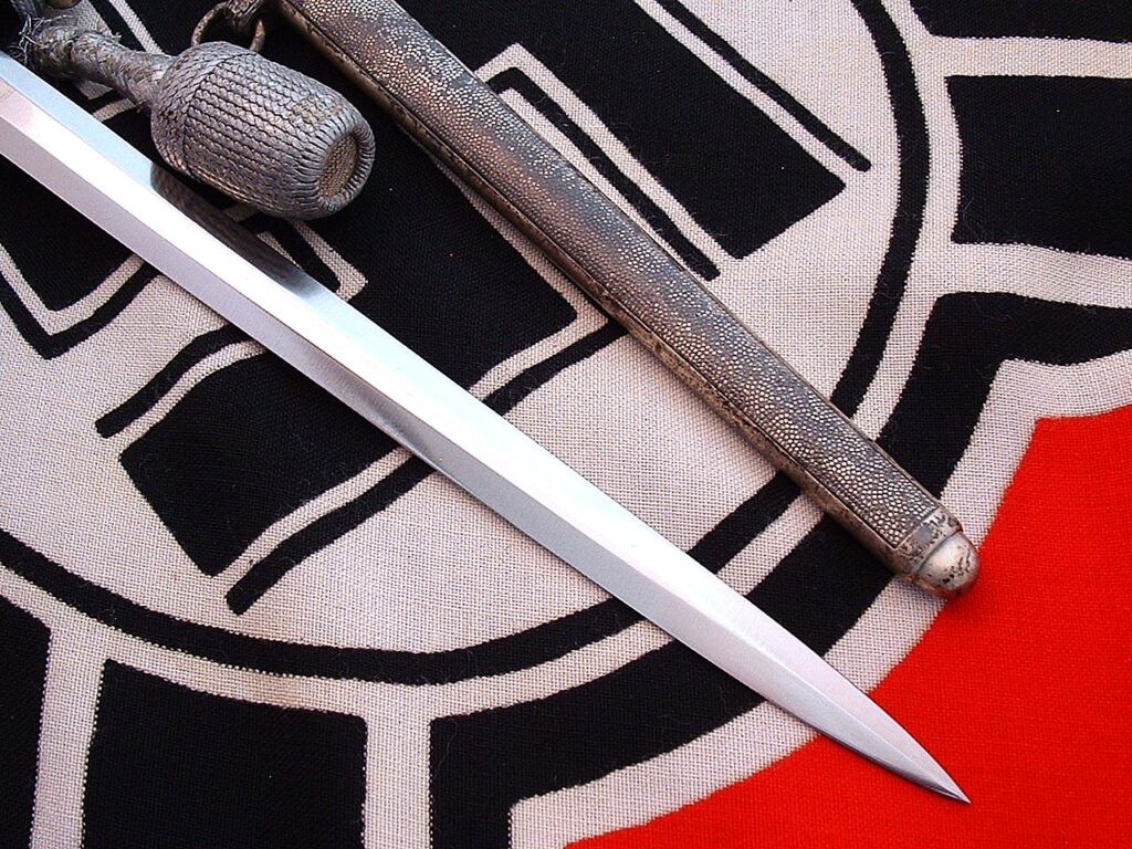 11 - 3rd Reich Army Officers' Dagger by Eickhorn - D1275
