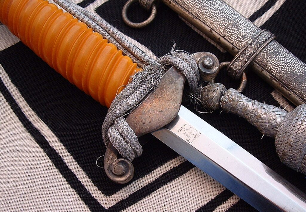 12 - 3rd Reich Army Officers' Dagger by Eickhorn - D1275