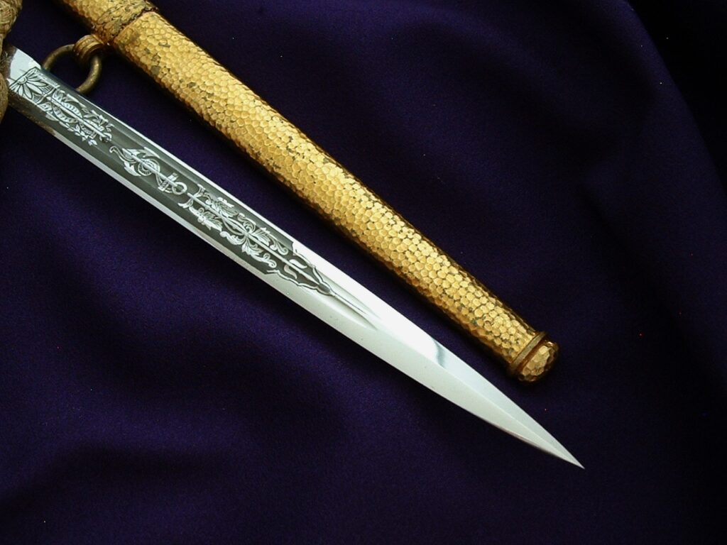 13 - A Beautiful 3rd Reich Navy Dirk by Eickhorn - D1271