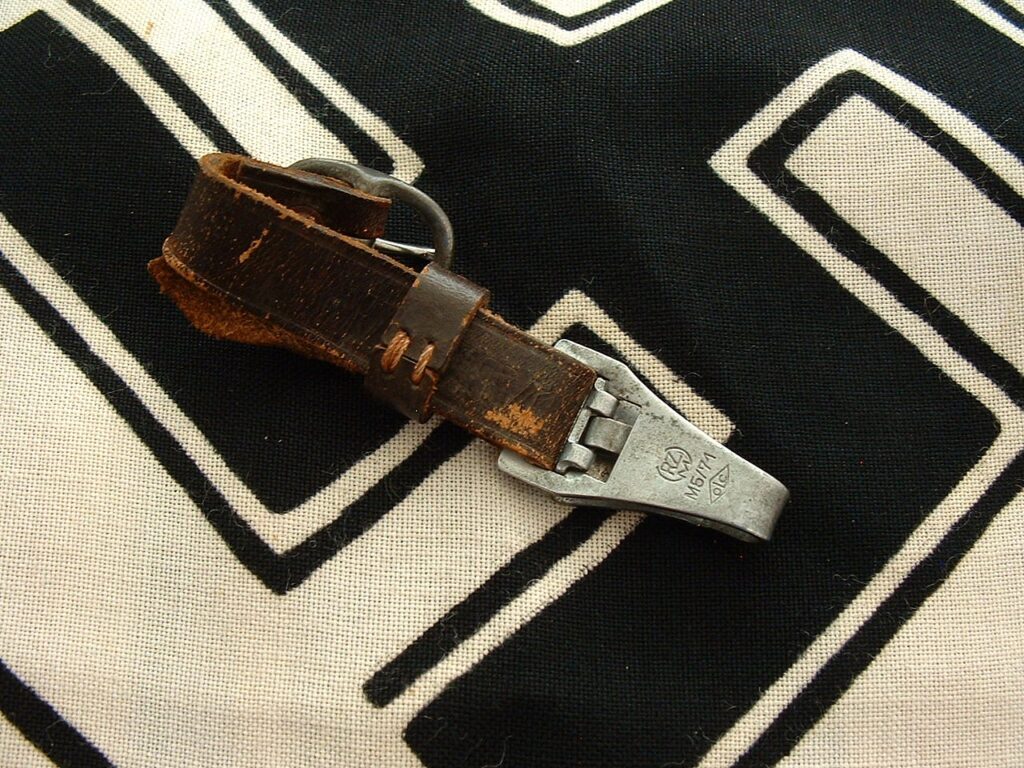2 - SA M33 Short Hanger - A822