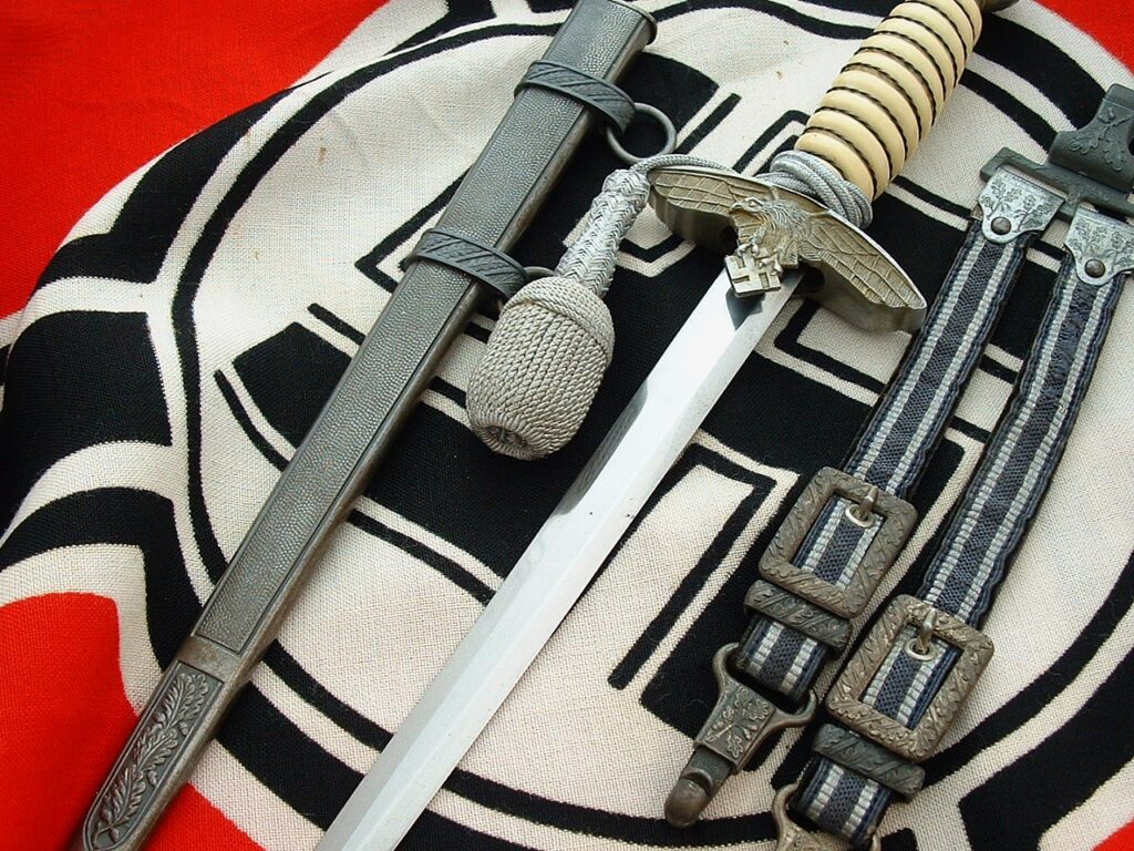 3 - 2nd Model Luft Officers' Dagger by E Pack - D1267