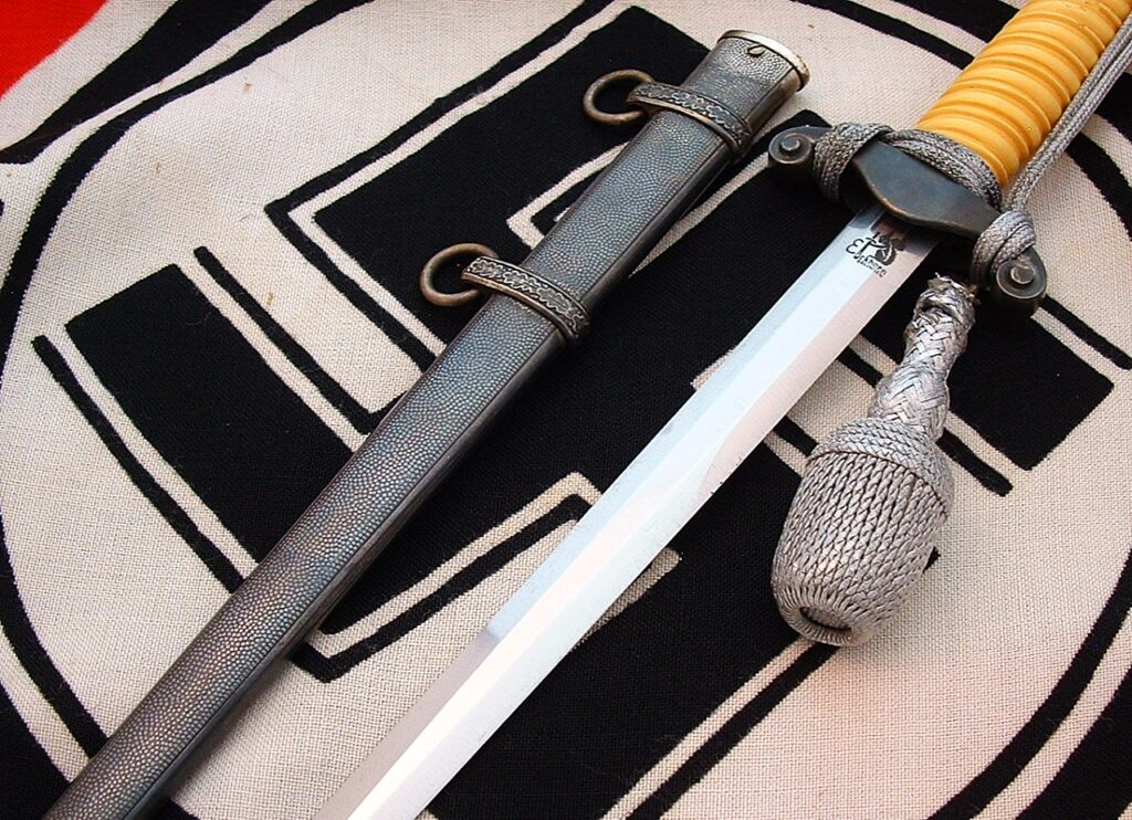 4 - Heer Officer's Dagger by Eickhorn - D1268