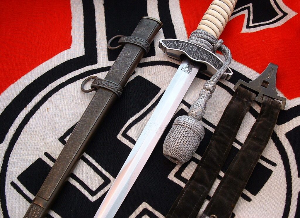 4 - Ivory 2nd Model Luftwaffe Officers Dagger by Eickhorn - D1272