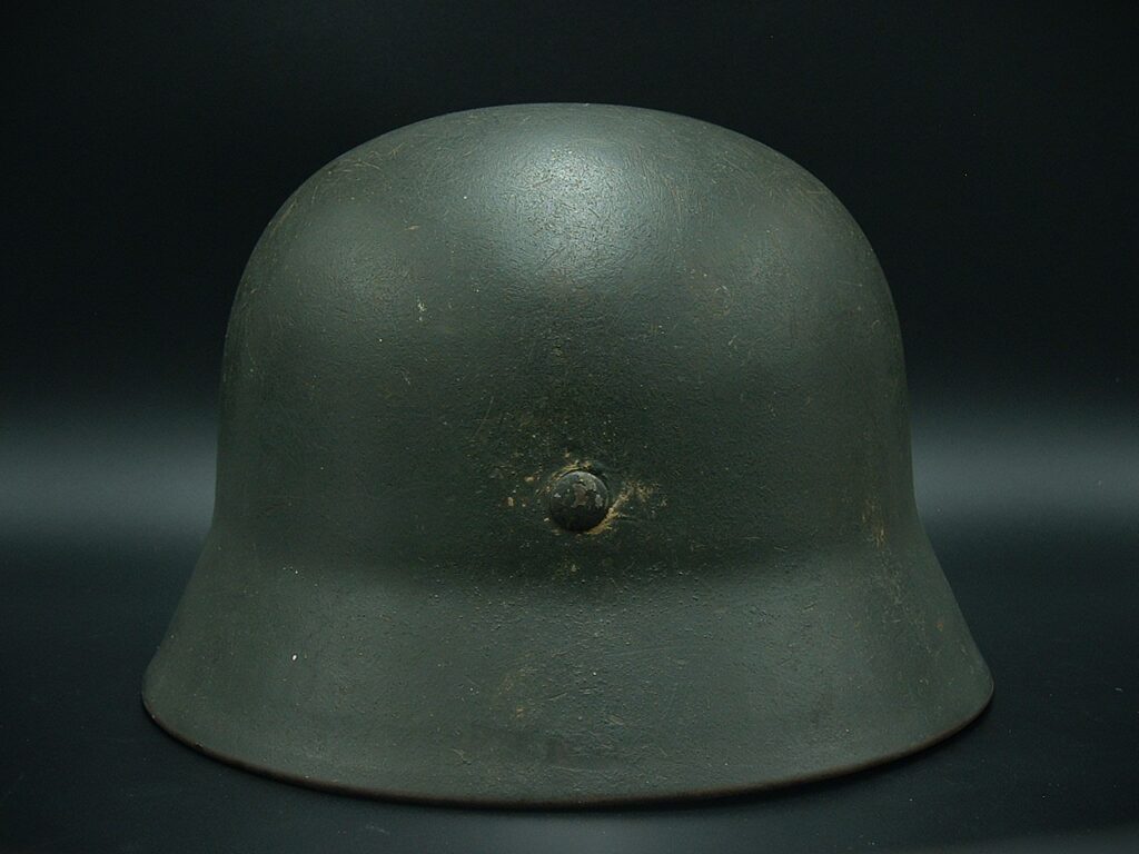 4 - M40 Single Decal Heer Helmet by ET 64 - H236