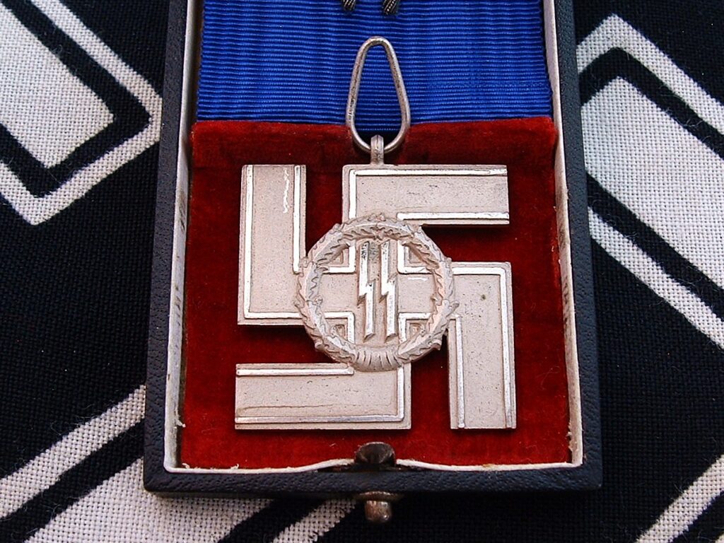 4 - SS 12 Year Long Service Award - M573