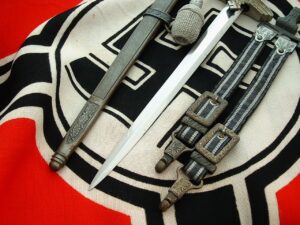 5 - 2nd Model Luft Officers' Dagger by E Pack - D1267