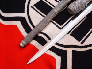 5 - 3rd Reich Army Officers' Dagger by Eickhorn - D1275