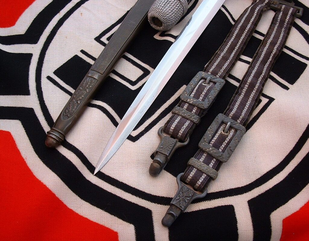 5 - Ivory 2nd Model Luftwaffe Officers Dagger by Eickhorn - D1272