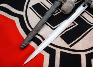 5 - Slant Grip Heer Officer's Dolch by Puma - D1269