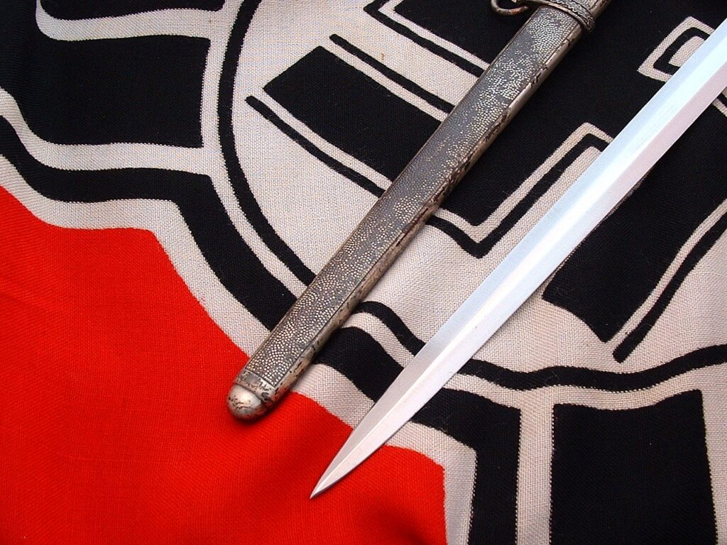 6 - 3rd Reich Army Officers' Dagger by Eickhorn - D1275