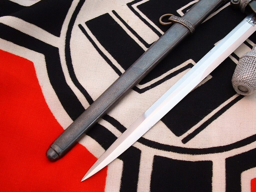 6 - Heer Officer's Dagger by Eickhorn - D1268