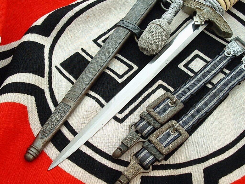 7 - 2nd Model Luft Officers' Dagger by E Pack - D1267