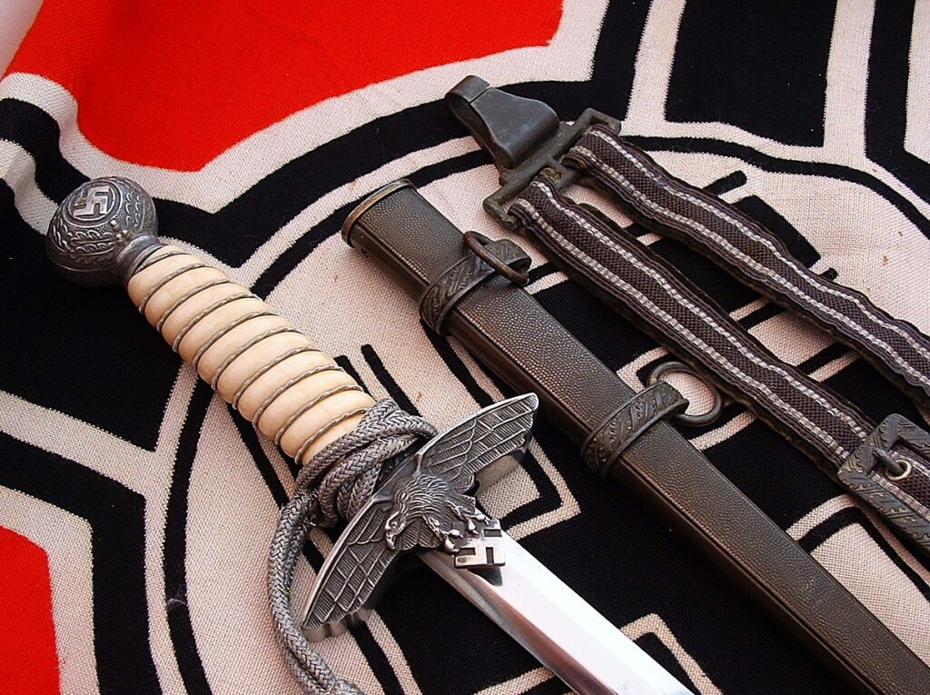 7 - Ivory 2nd Model Luftwaffe Officers Dagger by Eickhorn - D1272