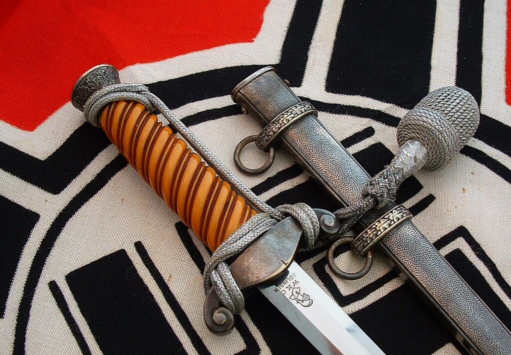 7 - Slant Grip Heer Dagger by WKC - D1273