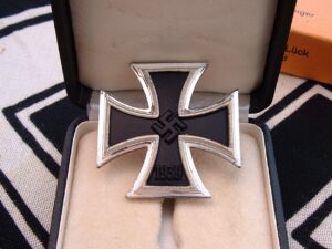 7 - Stunning Iron Cross 1st Class Complete by Steinhauer & Lück - M572