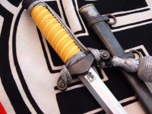 8 - Heer Officer's Dagger by Eickhorn - D1268