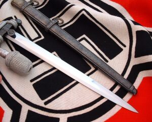 9 - Slant Grip Heer Officer's Dolch by Puma - D1269