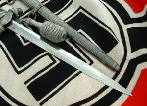 11 - Glass Grip Heer Officers' Dagger by Holler - D1279