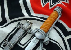 2 - Glass Grip Heer Officers' Dagger by Holler - D1279