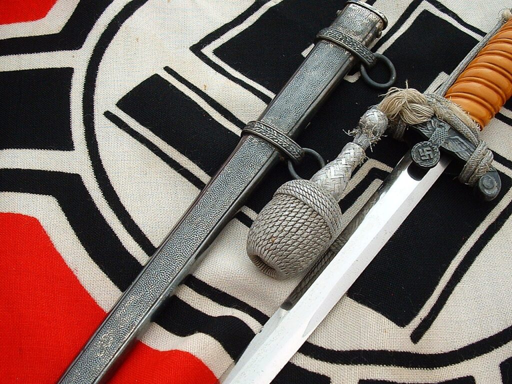 3 - Army Officer's Dagger by E. Pack - D1280
