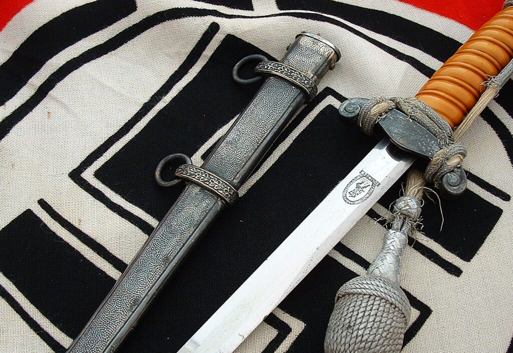 4 - Army Officer's Dagger by E. Pack - D1280
