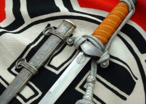 4 - Glass Grip Heer Officers' Dagger by Holler - D1279