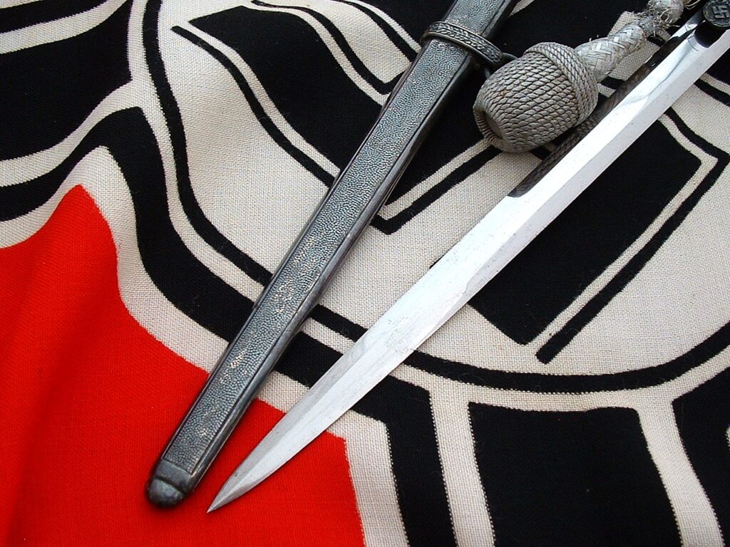 5 - Army Officer's Dagger by E. Pack - D1280