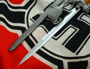 5 - Glass Grip Heer Officers' Dagger by Holler - D1279