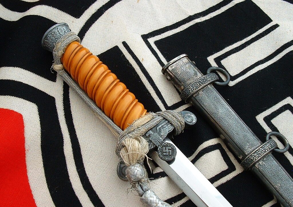 6 - Army Officer's Dagger by E. Pack - D1280