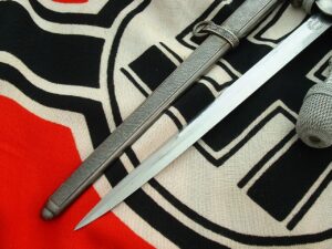 6 - Glass Grip Heer Officers' Dagger by Holler - D1279