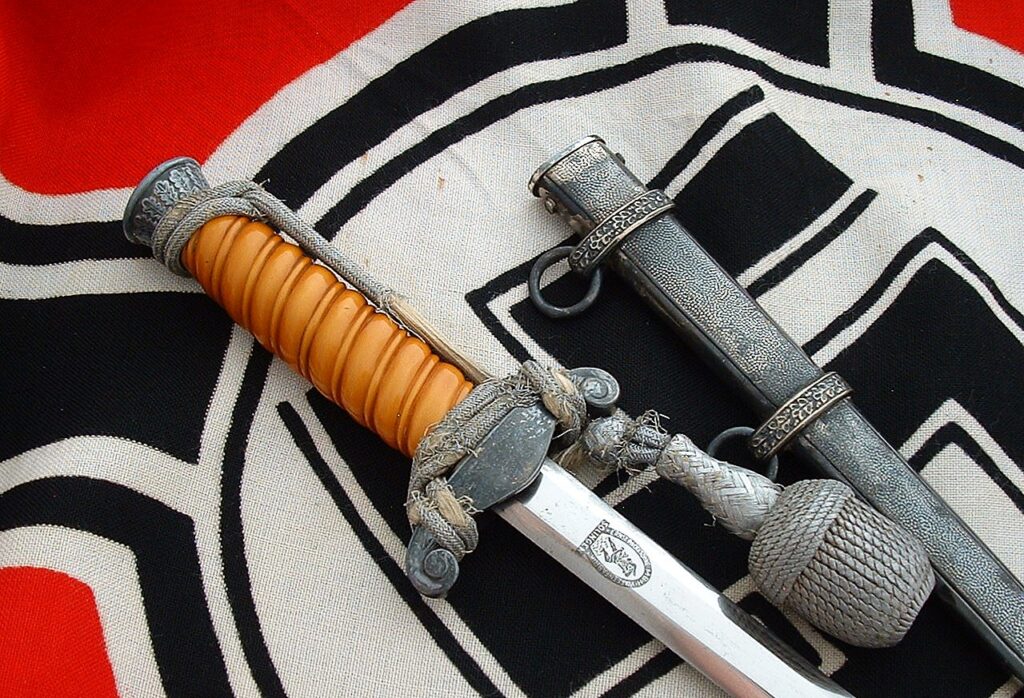 7 - Army Officer's Dagger by E. Pack - D1280