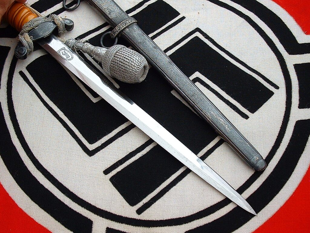8 - Army Officer's Dagger by E. Pack - D1280