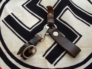 1 - Triple Hanger SA Dagger Set - A836