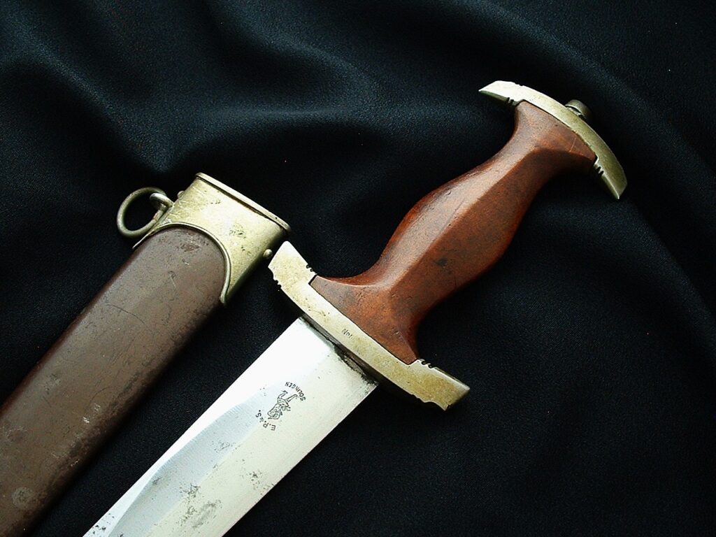 6 - Early Untouched Stormtrooper's Dagger by Pack - D1283