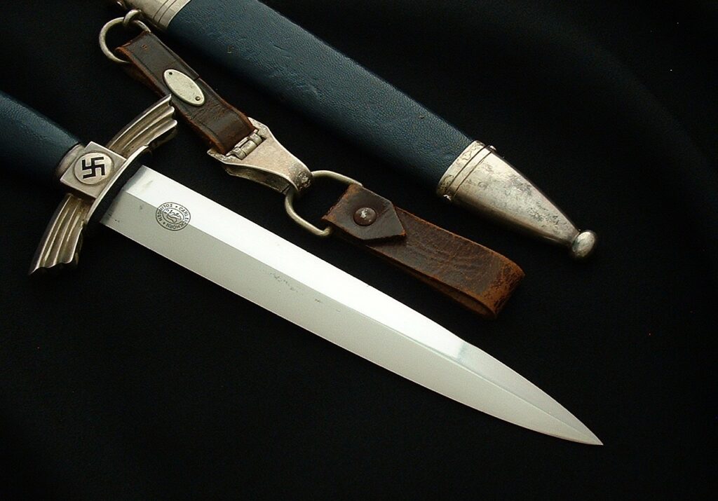 11 - DLV Flier's Knife by Eickhorn - D1284