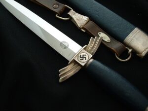 13 - DLV Flier's Knife by Eickhorn - D1284