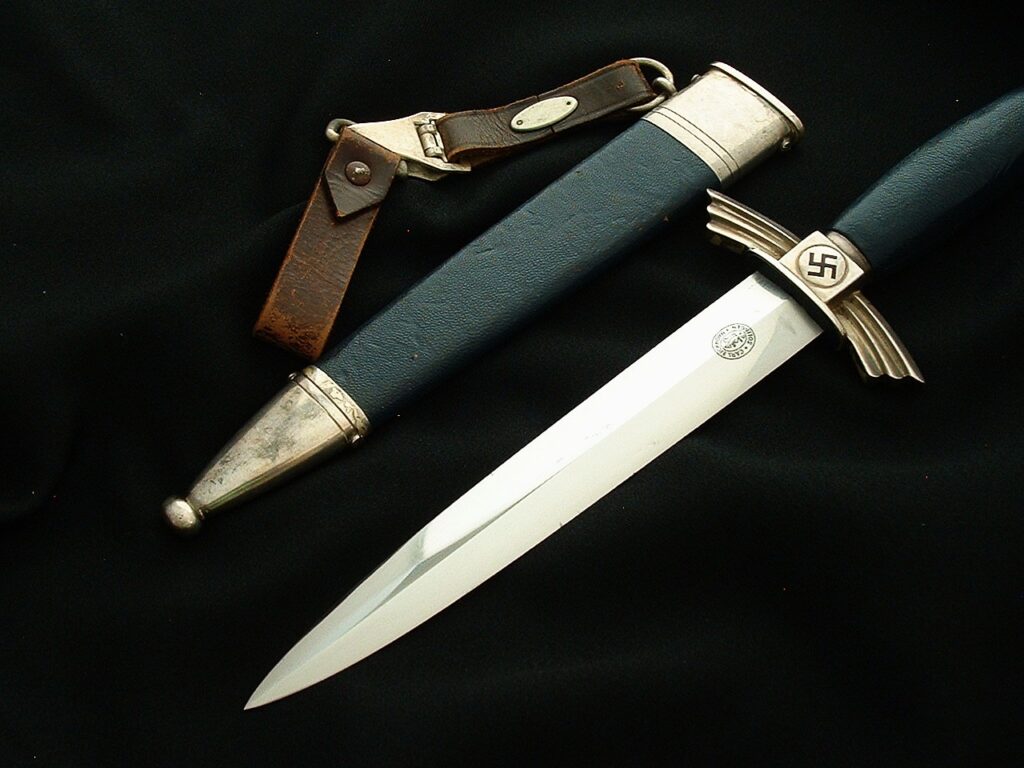 4 - DLV Flier's Knife by Eickhorn - D1284