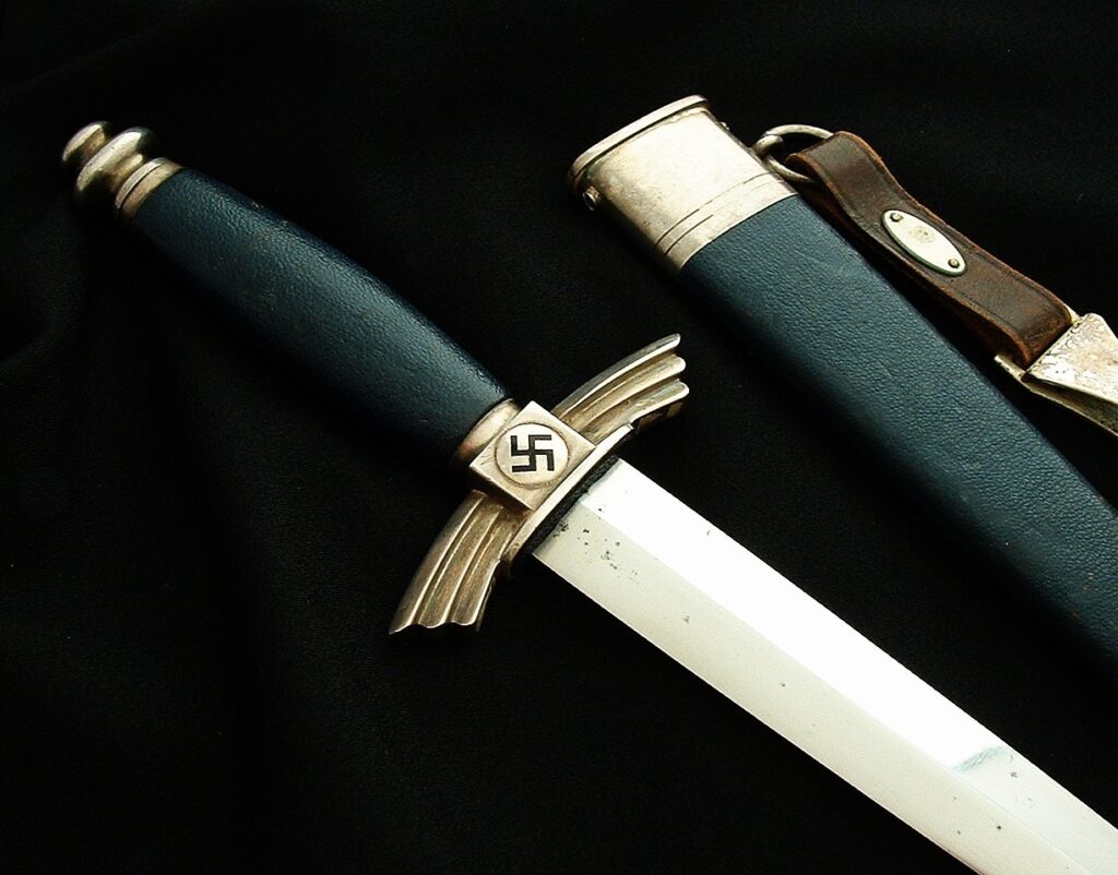 7 - DLV Flier's Knife by Eickhorn - D1284